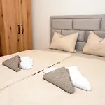 شقة Astral يايتشه
