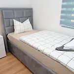 Astral يايتشه