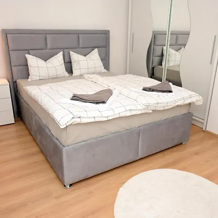 公寓 Astral 亚伊采