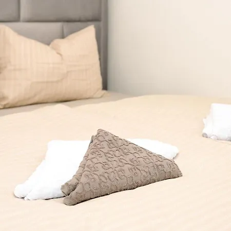 Astral 公寓 亚伊采