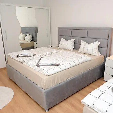 Astral 公寓 亚伊采