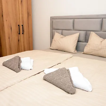 公寓 Astral 亚伊采